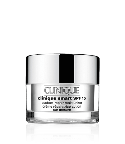 Clinique Smart™ Custom SPF15 Moisturizer<br>קרם לחות המוביל שלנו לטיפול בסימני הזדקנות. בעל מקדם הגנה SPF15.
